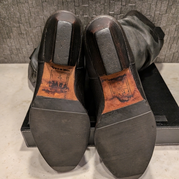 Frye Black and Gray Leather Slouch Boots Sz 7.5 - Picture 8 of 16